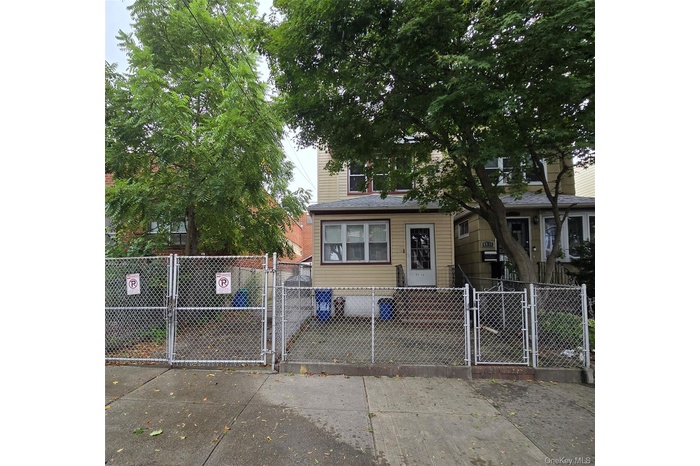 Duplex with Det Garage