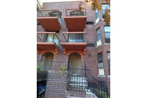 Commuter's Dream Near ALL 2nd FL Condo BIG and BRIGHT THREE 3 Bedrooms and 2 Full Bathrooms Apartment in Highly Sought Hillcrest Condo Community in Desirable Fresh Meadows Neighborhood.