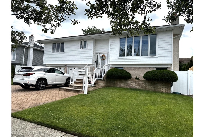 Beautiful Hi-Ranch with Great Curb Appeal