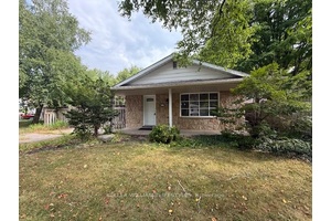 Welcome to 748 Algoma Avenue, a bright and spacious 3 1 bedroom backsplit home in the highly sought after Stoneybrook community of North London.
