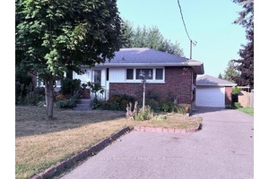 3 2 Bedroom Brick Detached Bungalow Entire House for Rent, Main floor 2800 with 60 bills Basement 1500 with 40 bills Main Floor Lease Includes 3 spacious bedrooms and 1 ...
