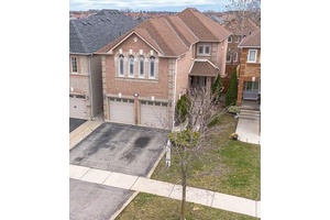 Welcome to this bright and spacious detached home in the desirable Lisgar community of Mississauga.