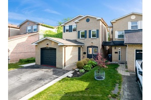 Welcome to 4216 Sunflower Drive a beautifully upgraded, smart, and spacious home in the sought after Erin Mills community !