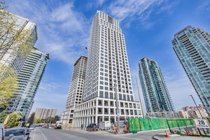 Luxury One Bedroom At Prime Location At The Heart Of Mississauga.