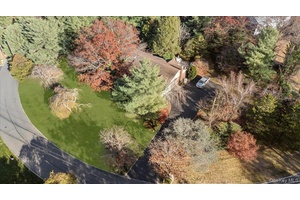Prime Location in Laurel Hollow !