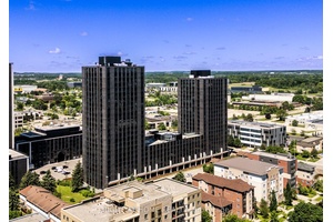 Welcome to 145 Society Condos, a stylish 1 1 bedroom, 1 bathroom suite in the heart of Waterloos University District.
