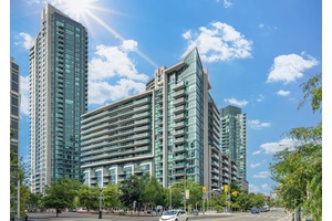 PENTHOUSE LAKE VIEW CN TOWER, SKYLINE VIEW Welcome to Unit 1663 at 209 Fort York Blvd a bright and modern 2 bedroom, 1 bathroom corner suite in the desirable Neptune ...