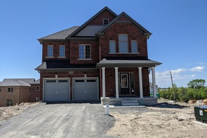 Welcome to this spacious 5 bedroom home, offering nearly 3, 000 sq.