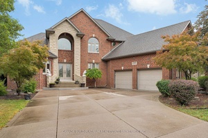 Prime location, unmatched curb appeal !