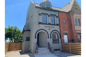 Newly renovated and bright unit south facing lots of sunlight equipped with stainless steel appliances and a view of the lake.