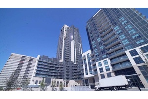 Modern 2 Bedroom Plus Den, 2 Bath Condo in the Heart of Scarborough !