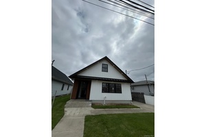 Get ready to fall in love with this stunning 3 bedroom, 2 bathroom bungalow style home, completely renovated from top to bottom !