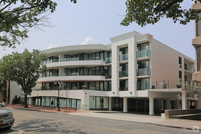 View of apartment building / complex