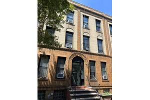 6 Units Dwelling For Sale.