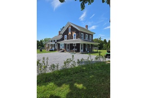 East End Farmhouse is in the heart of Long Island Wine Country.