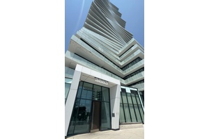 Discover modern living in this stylish1 Bedroom Condo with 1 Parking Spot at M City 2, an award winning residence in the heart of Mississauga.