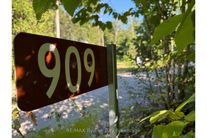 What an incredible opportunity to create your dream home or cottage !