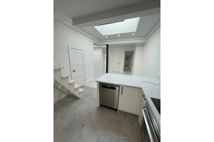 Sun filled Modern Toronto Loft with 3 bedrooms, 1.