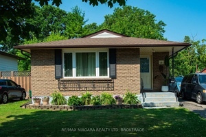 This family friendly and well maintained bungalow features 3 2 bedrooms, 1.