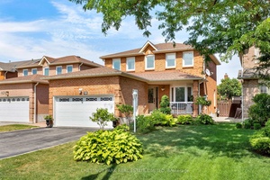 Incredible Family Home in Picturesque Setting !
