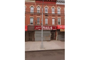 Great Investment Opportunity Fully Rented Mixed Use Building !