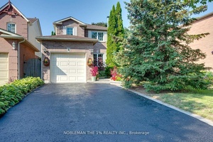 Charming amp ; Well Maintained 2 Storey Home In A Peaceful Courtice Neighbourhood !