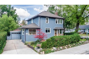 Aurora Very Affordable Second Floor Top to Bottom, fully renovated, Two bedroom Duplex.