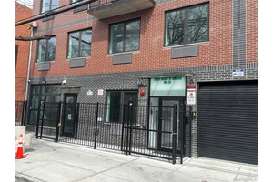 1st Fl 1 Unit And 1 Commercial Unit.