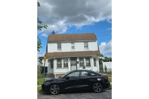 BACK ON THE MARKET.... 1 Family Home 3 Bedrooms Possible 4 amp ; 2 Full Bathrooms.