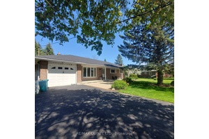 Stylish and well maintained 3 bedroom brick bungalow in a desirable, mature neighbourhood.