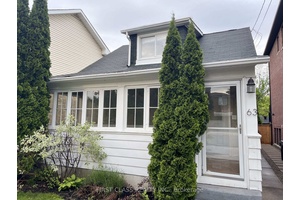 Move In Ready Condition 3 Bed 3 Bath Property With Parking And A Fully Fenced Backyard Complete With An Entertainer's Deck.
