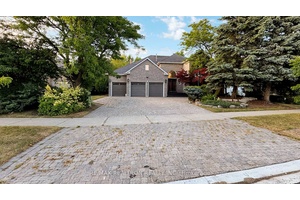 Bayview Hill Prestigious Upgraded Home in Prime Location.