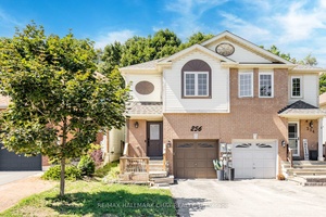 Beautiful semi detached home in Barrie's most sought after location in the Holly area !