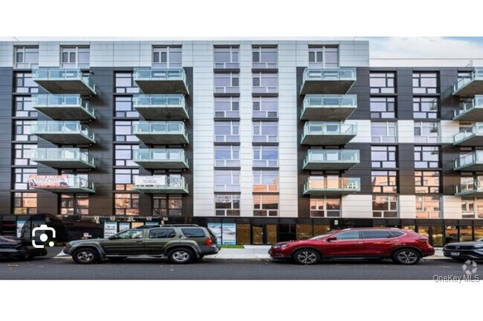 View of apartment building / complex