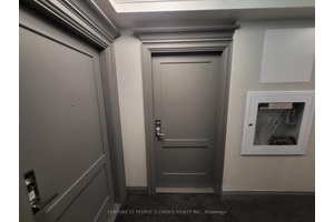 ATTENTION SHORT TERM RENTAL 4 6 MONTH, Brand New, Just 10 Month Old, NW Exposure Corner Suite.