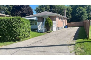 Recently renovated Legal Reg Lower Unit W 2 Bedrooms, 2 Washrooms, Full Kitchen, Sep Entrance amp ; Two Parking Spaces, Easily Accessible From Yonge amp ; Wellington St.