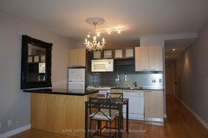 Furnished 1 Bed, 1 Bath Suite In The Soho Metropolitan.