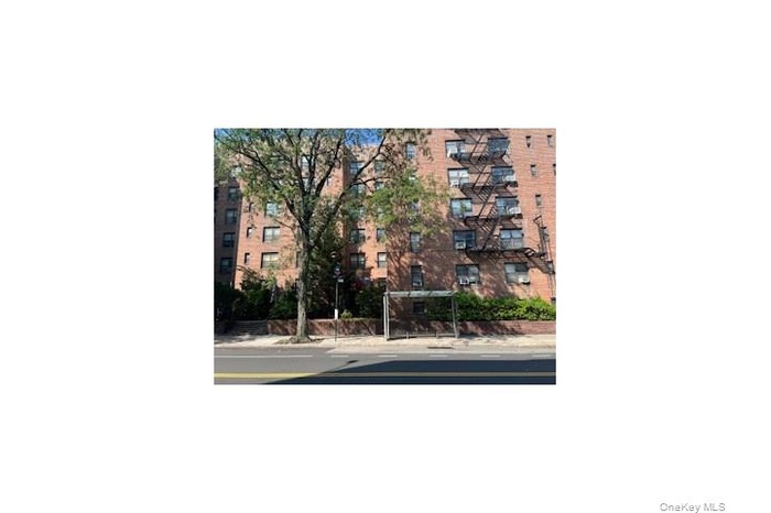 View of apartment building / complex