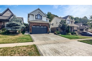 Fabulous 4 Bedroom Family Home Backing Onto Conservation in Orangeville !