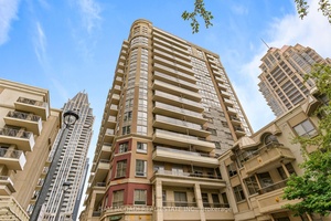Welcome To This Bright And Spacious 2 Bedroom, 2 Bathroom Suite In Amica Building no age restrictions for buying, Offering 1044 sq.