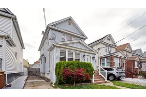 Welcome to this charming 3 bedroom home in the heart of Queens Village.