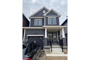 Beautiful ! Open Concept filled with lots of Sunlight !