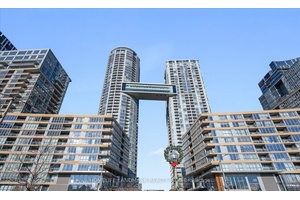 City Place Parade Ii, 1 Br Den, Bright And Spacious, E Exp, City View, Ttc At Door, Walk To Cn Tower, Easy Access To Financial Dist.