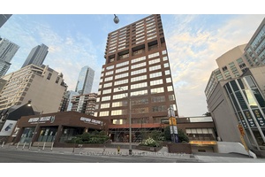 Elevate your living experience in this penthouse rental located in the heart of where Yorkville, Summerhill, and Rosedale meet.