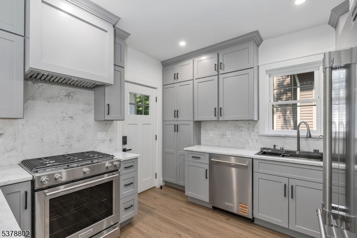 Kitchen exit to the patio