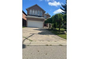 Stunning 4 Bedrooms Detached House, No Carpet, A Rare House To Find In Mississauga To Have Three Master Bedrooms W Ensuites Premium Corner Lot.
