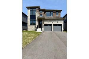 4 Bedrooms Detached And Double Garage !