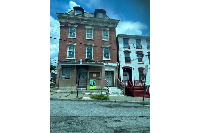 View of italianate house