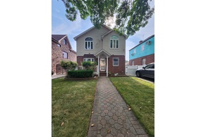 Nice and Clean 5 Bedrooms and 3 Full Baths Colonial Convenient to School, Transportation and Shops.