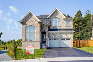 Welcome to the 2 years old luxury, beautiful, very bright 4 bedrooms, 4 washrooms home by Ballymore Homes.